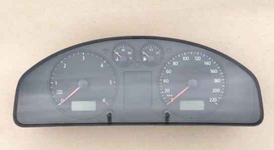 Volkswagen Transporter T5 2003-2015 hatchback 1.9 TDI diesel MT 62 kW 2008  Prístrojová doska 7H0920851R