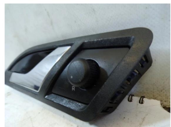 Skoda Superb I 2001-2008 sedan 1.9 TDI diesel 96 kW 2004  Kľučka dverí vnútorná predná ľavá