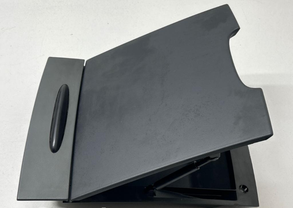 Mercedes Vito W639 2003-2014 hatchback 2.2 CDI diesel MT 100 kW 2011  Priehradka (kastlík) A6396800291