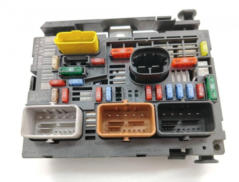 Citroen Jumpy Poistková skrinka 9675878080 R03