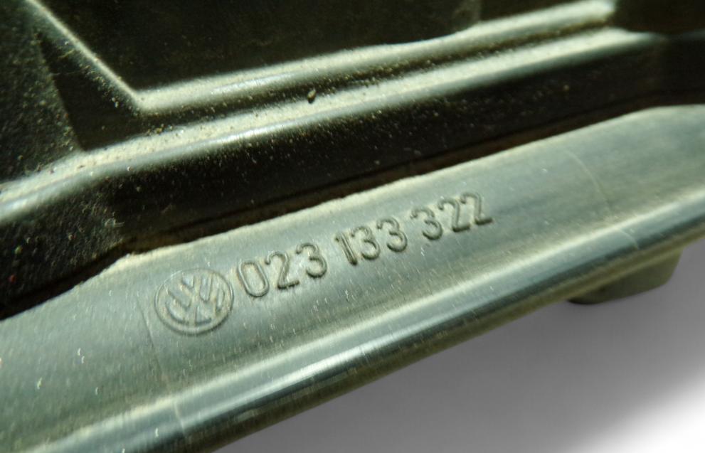 Volkswagen Transporter T4 1990-2003 2.5 petrol MT 81 kW 1997  Vstrekovacia lišta 0280151012 023133313B 2435170008