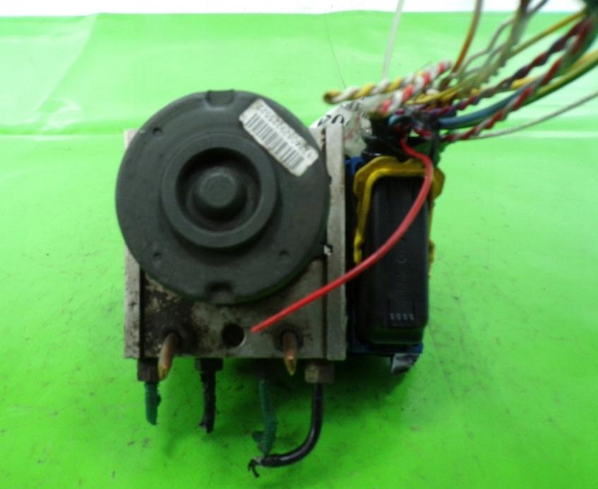 Citroen C3 I 2002-2009 hatchback 1.4 petrol AT 54 kW 2003  Pumpa ABS 9641965380