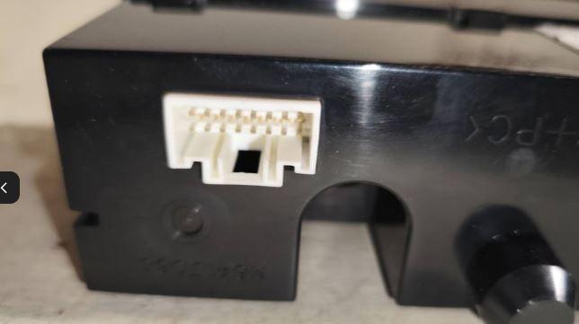 Mitsubishi Colt Z30 VI 2004-2012 hatchback 1.1 12v petrol MT 55 kW 2009  Displej 8750a123