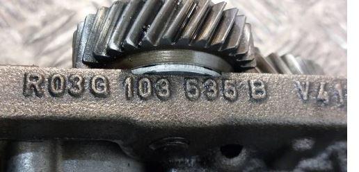 Audi A4 B7 2004-2008 sedan 2.0 TDI diesel MT 100 kW 2004  Olejová pumpa 03L103537 ; 03G295AL ; 03G115105H