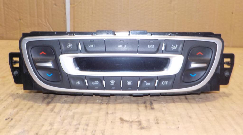 Renault Megane III 2008-2016 Panel kúrenia/klimatizácie 275100007R