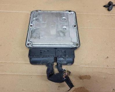 Skoda Octavia II 2004-2013 hatchback 2.0 TDI diesel MT 103 kW 2008  Riadiaca jednotka motora 03G906016F