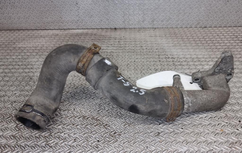 Volkswagen Transporter T5 2003-2015 hatchback 2.5 TDI diesel MT 96 kW 2007  Hadica chladenia vody 070121133B