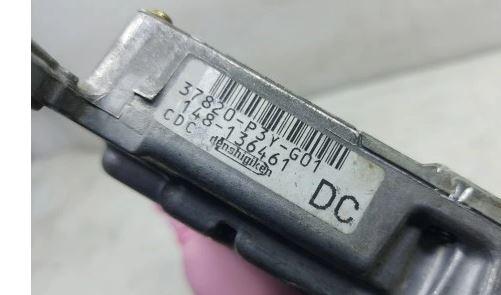 Honda Civic VI 1995-2001 sedan 1.4 petrol 66 kW 1998  Riadiaca jednotka motora 37820-P3Y-G01