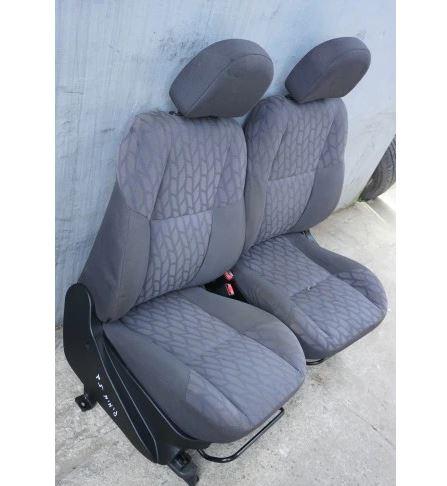 Mitsubishi Pajero Pinin 1998-2007 hatchback 5 dverova verzia 1.8 16v petrol MT 88 kW 1999  Sedadlo prave + lave komplet 