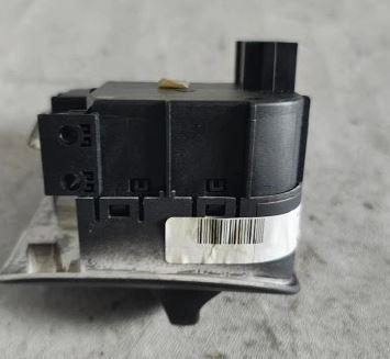 Mercedes C W203 2000-2007 sedan 1.8 petrol 105 kW 2002  Prepínač svetiel A2035450904