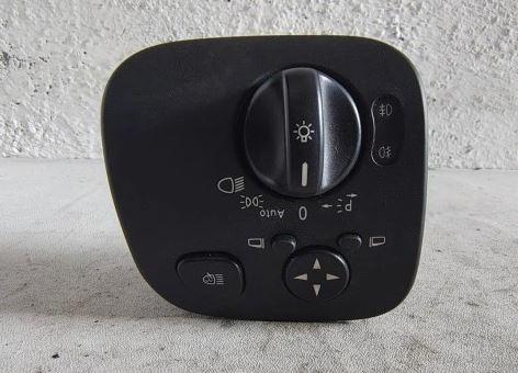 Mercedes C W203 2000-2007 sedan 1.8 petrol 105 kW 2002  Prepínač svetiel A2035450904