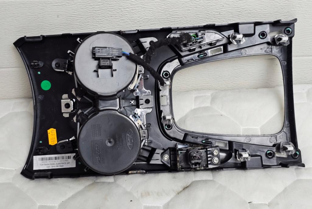 Ford Galaxy Mk4 2015- minivan   Stredový panel EM2B-R045A76-AF3DBD