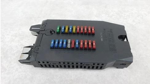 Mercedes Sprinter I 1995-2006 hatchback 2.2 CDI diesel MT 95 kW 2002  Poistková skrinka A901540015