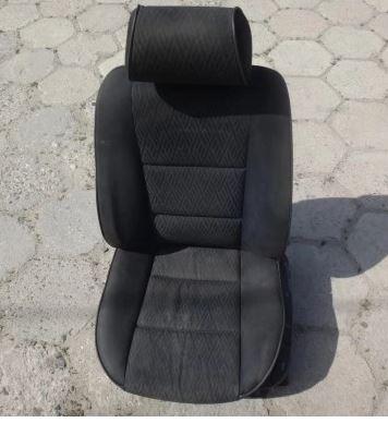 BMW 5 E39 1996-2003 sedan 2.8 petrol AT 142 kW 2000  Sedadlo predné ľavé