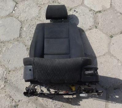 BMW 5 E39 1996-2003 sedan 2.8 petrol AT 142 kW 2000  Sedadlo predné ľavé