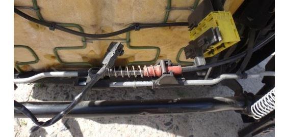 BMW 5 E39 1996-2003 sedan 2.8 petrol AT 142 kW 2000  Sedadlo predné ľavé