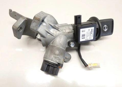 Nissan Micra K12 2003-2010 hatchback 1.5 DCI diesel MT 48 kW 2004  Spínacia skrinka 28590AX600