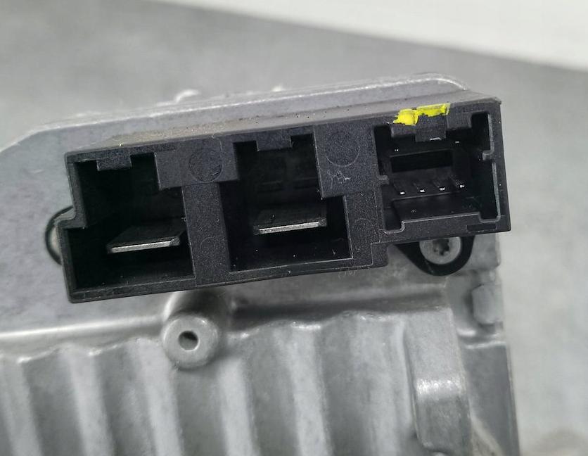 Renault Modus 1.2 16v petrol MT 72 kW 2005  Servočerpadlo 8200307151A