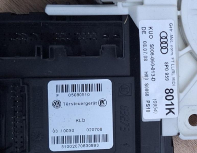 Audi A3 8P 2003-2012 hatchback 1.6 petrol MT 75 kW 2003  Motorček okien predný ľavý 8P0959801K