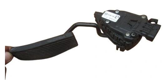 Opel Vectra B 1995-2002 hatchback 1.6 16v petrol MT 74 kW 1999  Potenciometer plynového pedálu 24402358 CJ