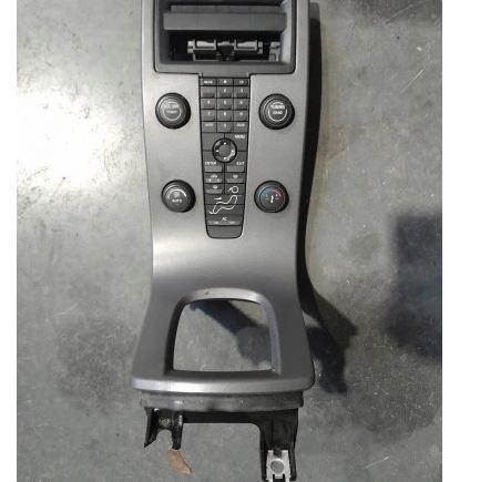 Volvo V50 combi 1.6 16v petrol MT 74 kW 2006  Panel kúrenia/klimatizácie