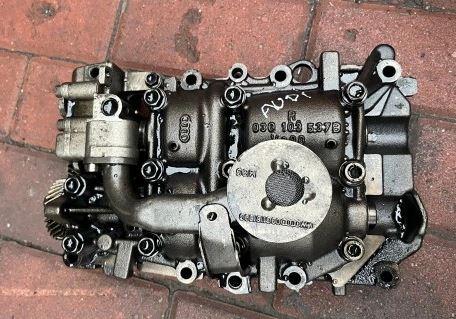 Audi A4 B7 2004  2008 sedan 2.0 TDI diesel   MT  Olejová pumpa 03L103537 ; 03G295AL ; 03G115105H