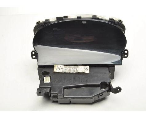 Toyota Yaris I 1999-2005 hatchback 1.4 D4D diesel MT 55 kW 2004  Prístrojová doska 83800-0D420