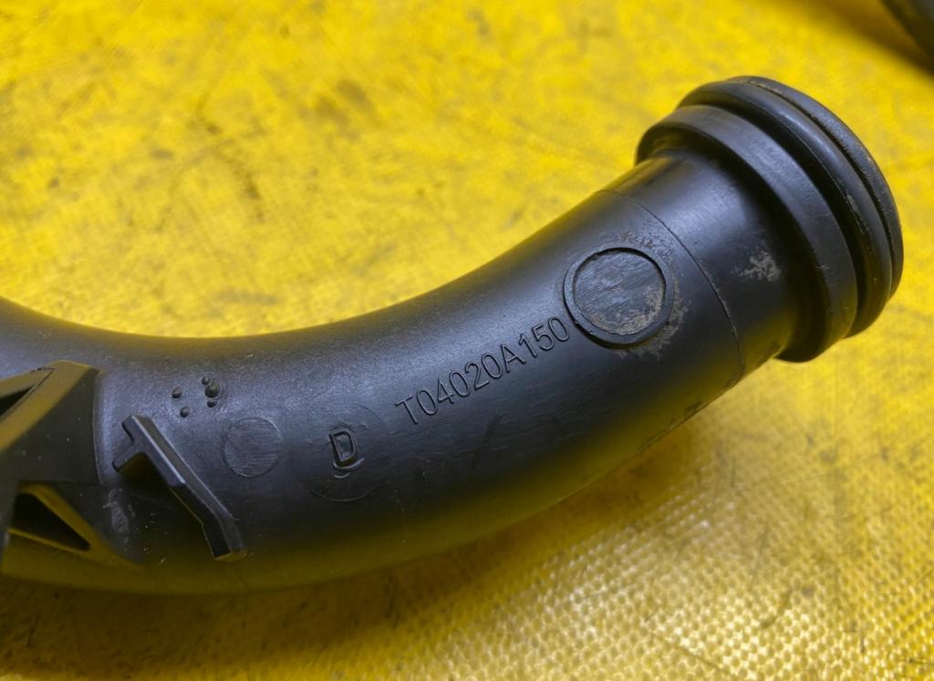 Renault Clio III 2005-2012 combi 1.2 TCE petrol MT 74 kW 2010  Rúrka chladenia vody 8200562840 8200562840D