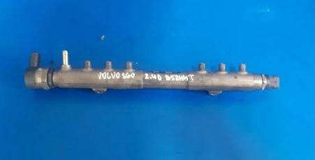 Volvo S60 I 2000-2010 sedan 2.4 D5 diesel AT 136 kW 2008  Vstrekovacia lišta 0445215023