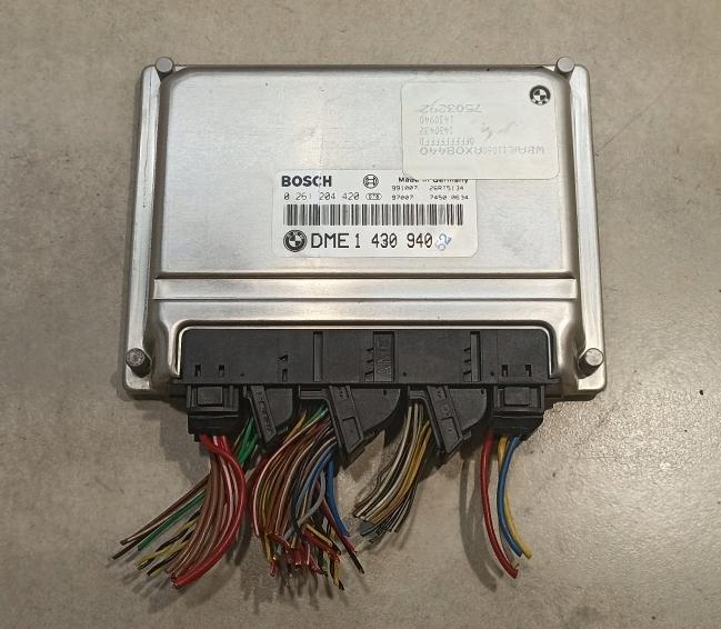 BMW 3 E46 1998-2007 combi 1.9 petrol MT 87 kW 1999  Riadiaca jednotka motora 0261204420 1430940