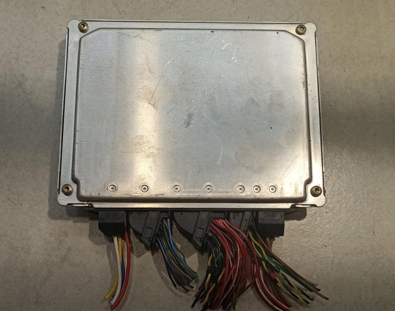 BMW 3 E46 1998-2007 combi 1.9 petrol MT 87 kW 1999  Riadiaca jednotka motora 0261204420 1430940