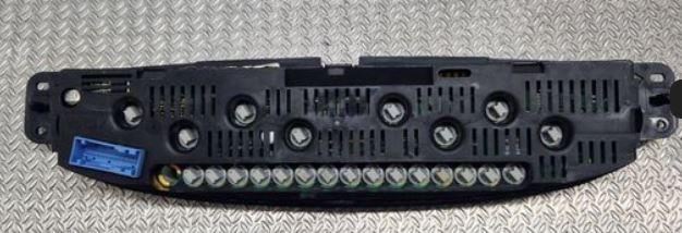 Citroen Xsara Picasso hatchback 1.6 petrol MT 70 kW 2004 Prístrojová doska 965566980 VD0966U09