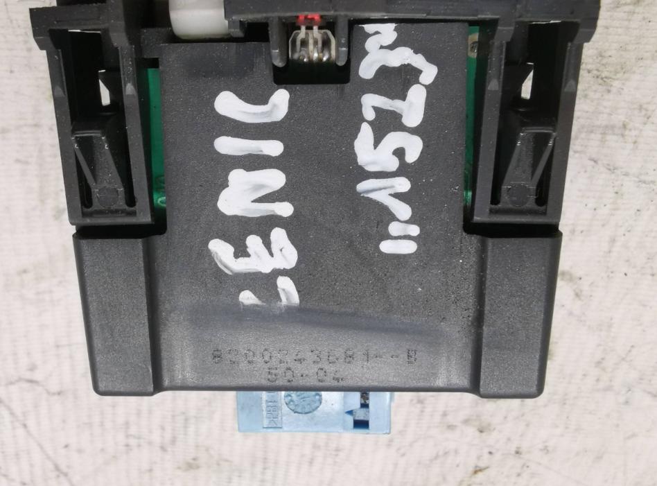 Renault Scenic II 2003-2009 hatchback 1.6 16v petrol MT 83 kW 2004  Prepínač 8200243681B