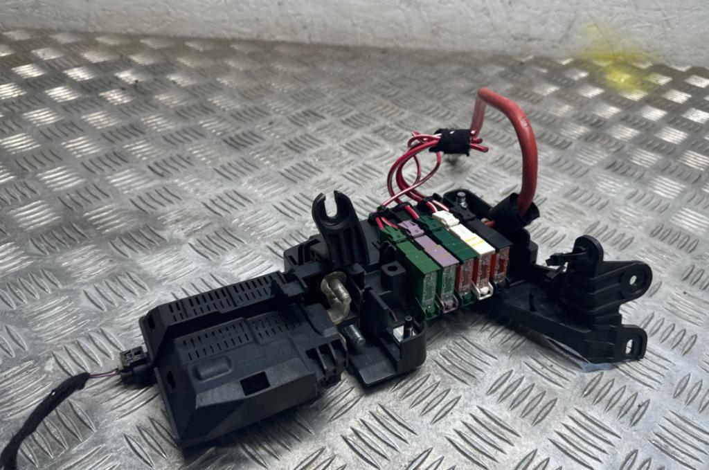 Mercedes GLS Poistková skrinka A1665409315 A1669067701