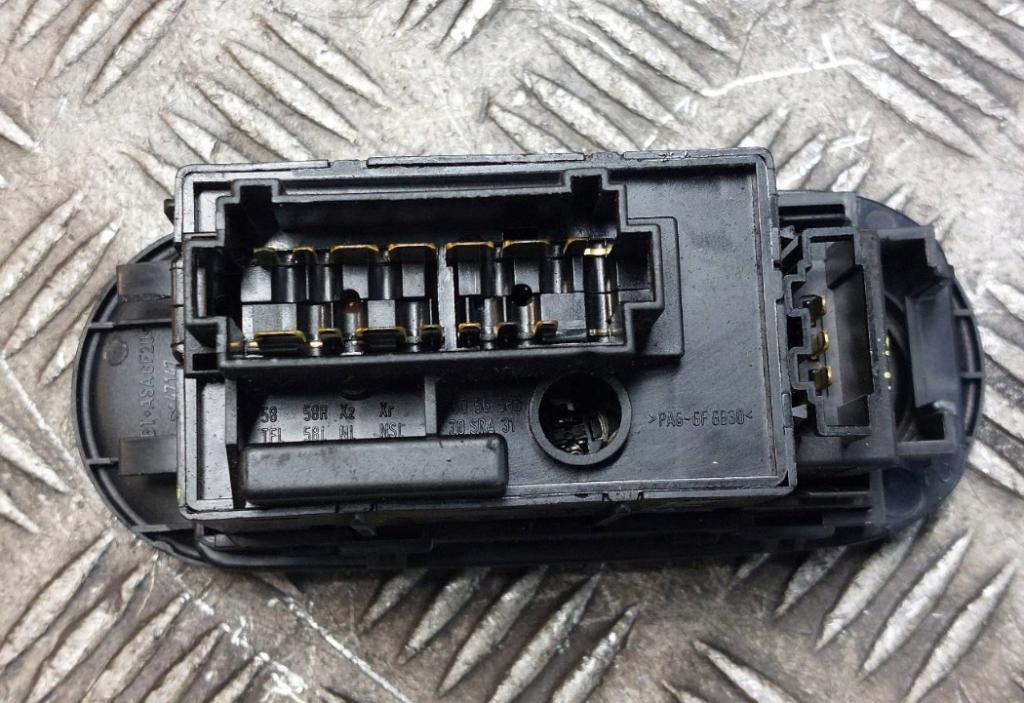 Volkswagen Sharan I 1995-2010 combi 1.9 TDI diesel MT 81 kW 1997  Prepínač svetiel 7M1941531E