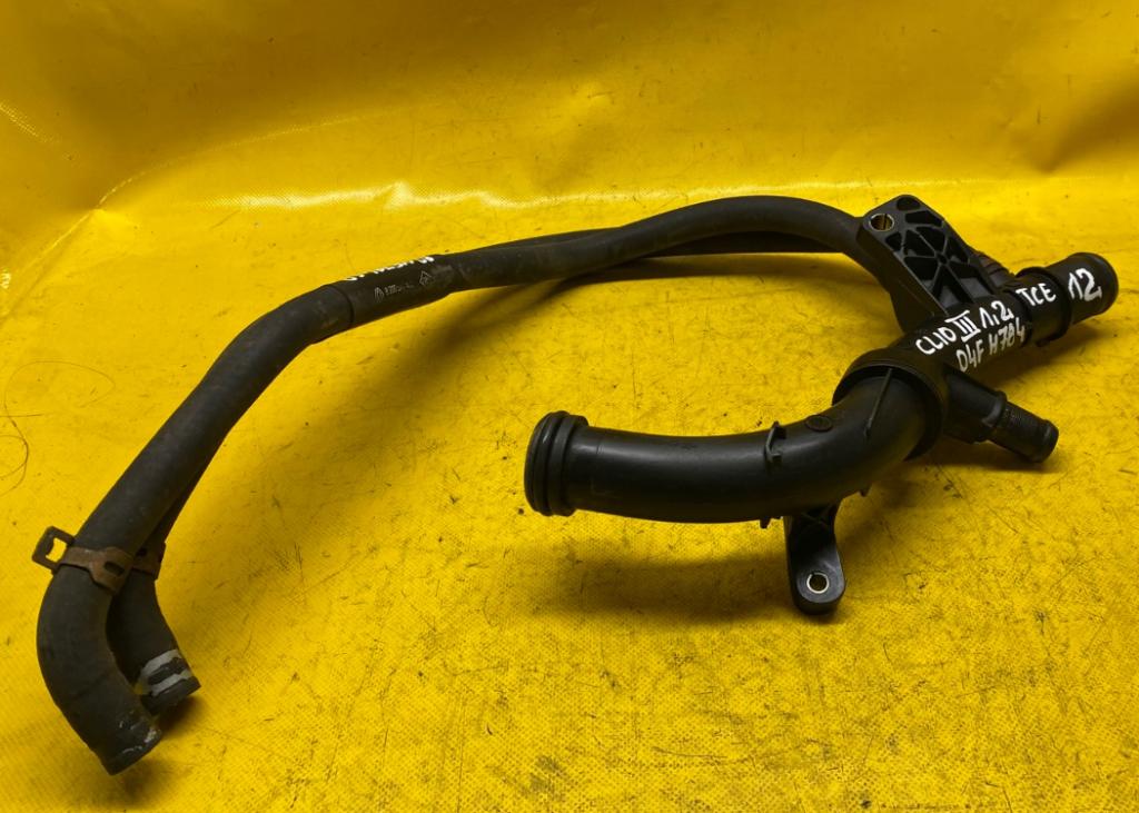 Renault Clio III 2005-2012 combi 1.2 TCE petrol MT 74 kW 2010  Rúrka chladenia vody 8200562840 8200562840D