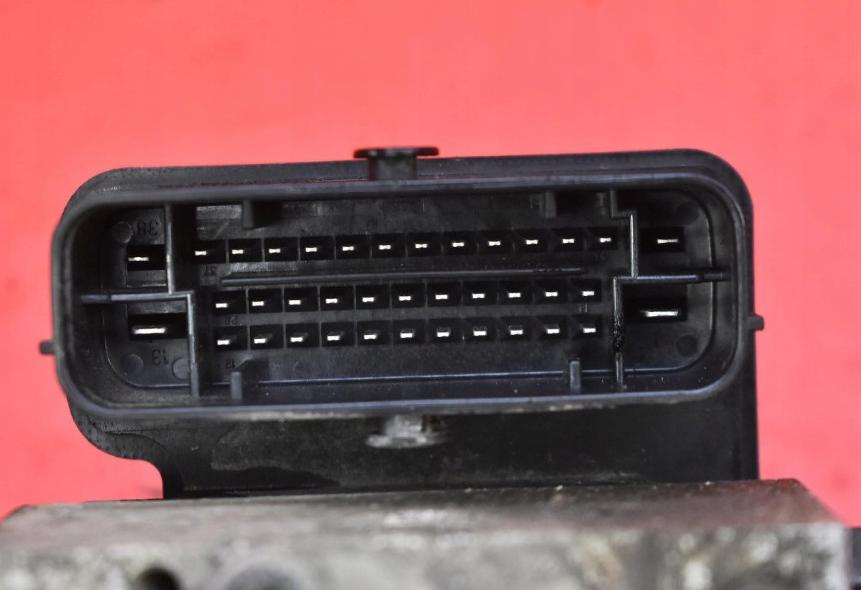 Kia Ceed I 2006-2012 combi 1.6 CRDI diesel MT 85 kW 2010  Pumpa ABS 61589-44200 58920-1H450