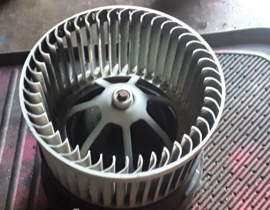 Peugeot 407 sedan 1.6 HDI diesel MT 80 kW 2007  Ventilátor kúrenia 7737080501