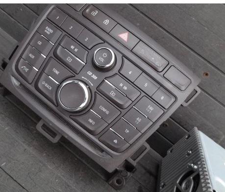 Opel Zafira C Tourer 2012-2019 hatchback 2.0 CDTI diesel AT 125 kW 2015  Rádio 22936573