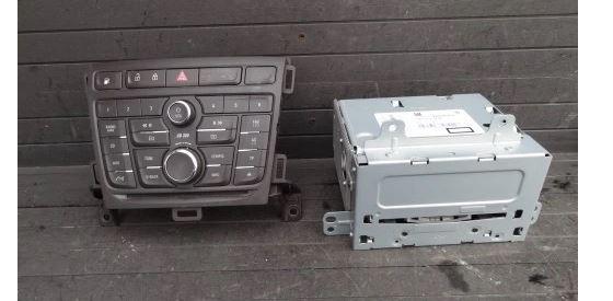 Opel Zafira C Tourer 2012-2019 hatchback 2.0 CDTI diesel AT 125 kW 2015  Rádio 22936573