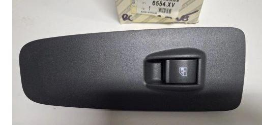Citroen Jumper II 2006-2014 2.2 HDI diesel MT 74 kW 2006  Prepínač ovládania okna predný pravý 6554XV