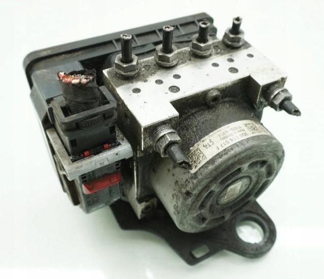 Audi A3 8V 2013-2020 hatchback 1.6 TDI 2014  Pumpa ABS 3Q0614517F 3Q0907379F