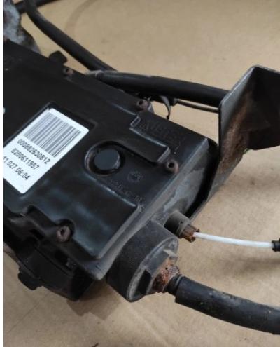 Renault Espace IV 2003-2014 hatchback 1.9 DCI diesel MT 88 kW 2005  Ručná brzda 8200611957