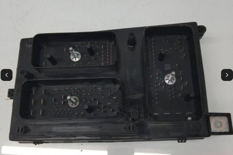 Opel Astra III 2004-2014 hatchback 1.7 CDTI diesel MT 81 kW 2008  Poistková skrinka 13268306