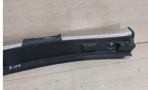 Toyota Auris II 2012-2018 hatchback 1.4 D4D diesel MT 66 kW 2014  Kryt interiéru 58387-02190