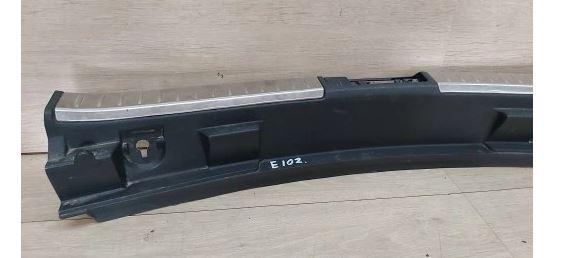 Toyota Auris II 2012-2018 hatchback 1.4 D4D diesel MT 66 kW 2014  Kryt interiéru 58387-02190