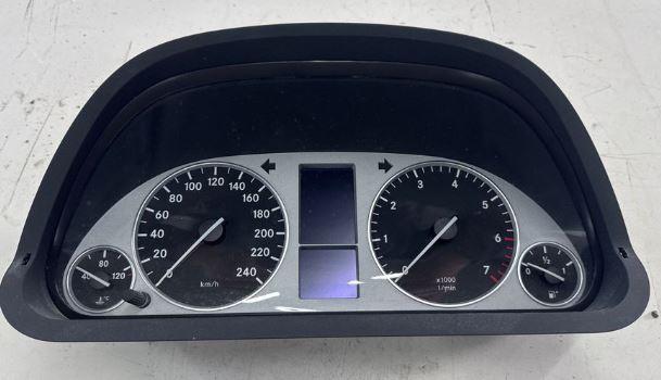 Mercedes B W245 2005-2011 hatchback 1.7 petrol AT 85 kW 2005  Prístrojová doska A1695404511 0263643173 A1695407347