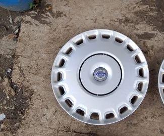 Volvo V50 combi 2.0 D diesel MT 100 kW 2009  Puklica 4 kusy komplet  30760330