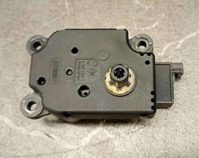 Mercedes C W203 2000-2007  Motorček kúrenia A2038201642