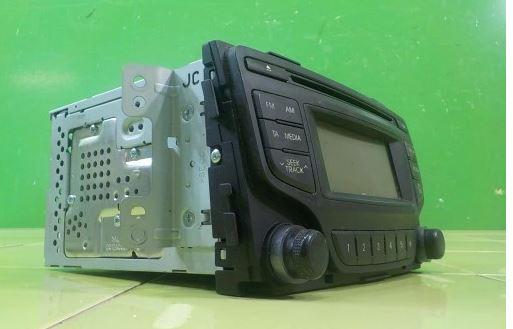 Hyundai ix20 2010-2019 hatchback 1.4 16v petrol MT 66.2 kW 2010  Rádio 96160-1K050
